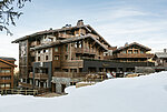 Luxushotel Les Neiges in Courchevel vertraut auf die sanitäre Ausstattung von TOTO | TOTO Europe Außenansicht des Luxushotels Les Neiges in Courchevel