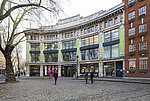 Von TOTO ausgestattete WC-Räume im Building Centres in London | TOTO Europe Außenansicht des Building Centres in London