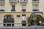 Suite mit separatem Bad mit WASHLET® EK im Hotel Vernet in Paris | TOTO Europe Suite mit Wohnbereich und WASHLET®-Kabine im Hotel Vernet in Paris