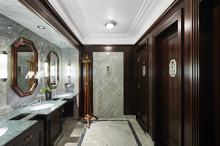 Toilettes de l’hôtel Meurice avec WASHLET®