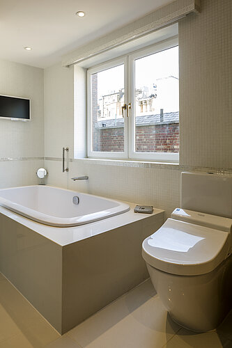 WASHLET® sur pied avec réservoir apparent