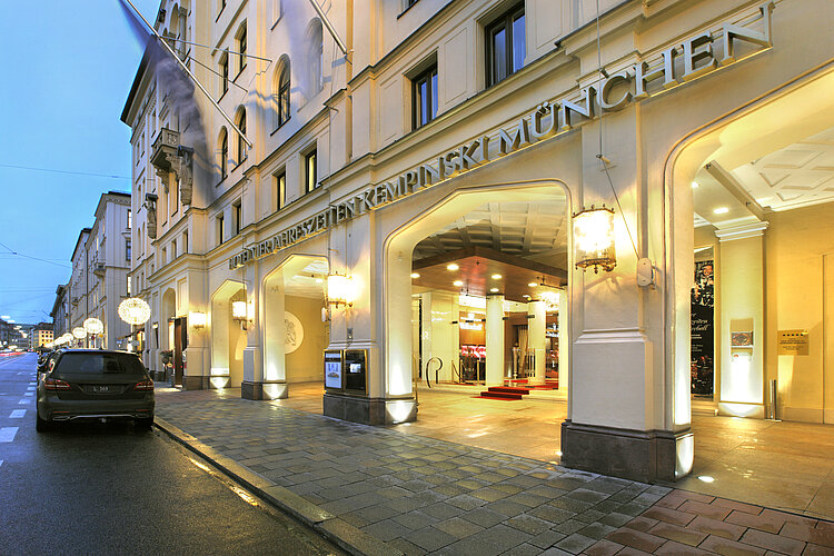 Suite im Vier Jahreszeiten Kempinski in München