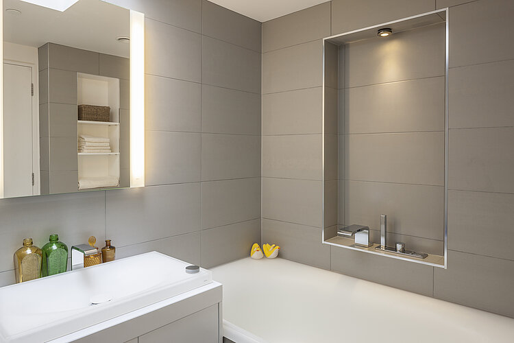 NEOREST LE bathtub with side fitting